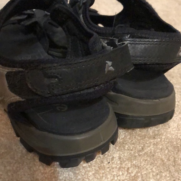 ECCO Men's Offroad Lite 3-Strap Sandal in Black - Picture 12 of 14